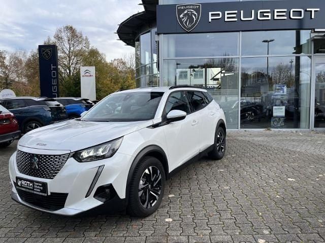 Weiss Gebraucht 2021 Peugeot e-2008 Allure SUV | 17.380 € (Fairer Preis) - Bild 1/4