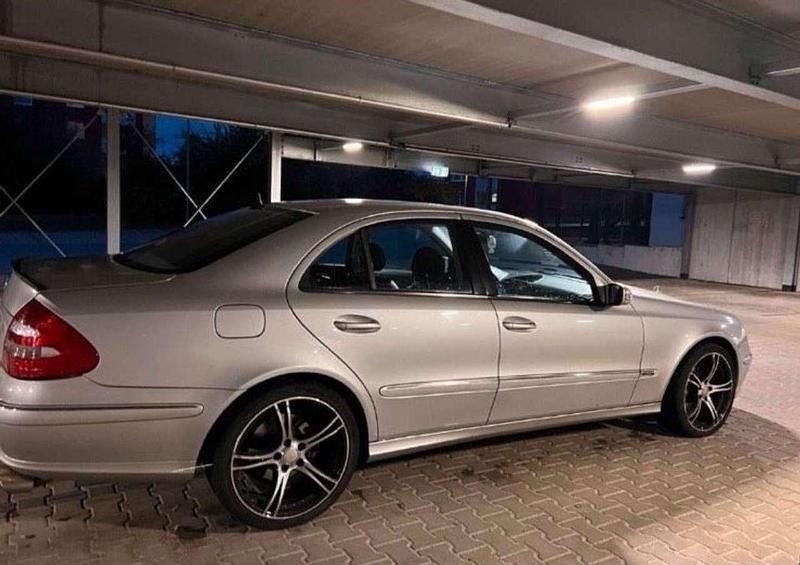 Gebraucht Mercedes E500 Avantgarde 306 PS (225 kW) 2002 Limousine