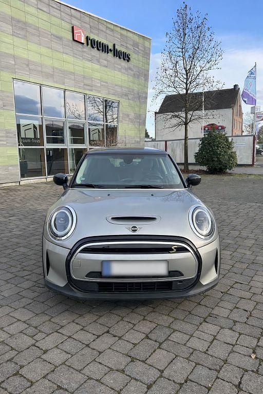Gebraucht Mini Cooper SE Essential 135 kW (184 PS) 2022 Silber Kleinwagen
