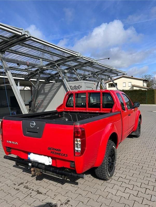 Gebraucht Nissan Navara 190 PS (139 kW) 2011 Rot Pickup
