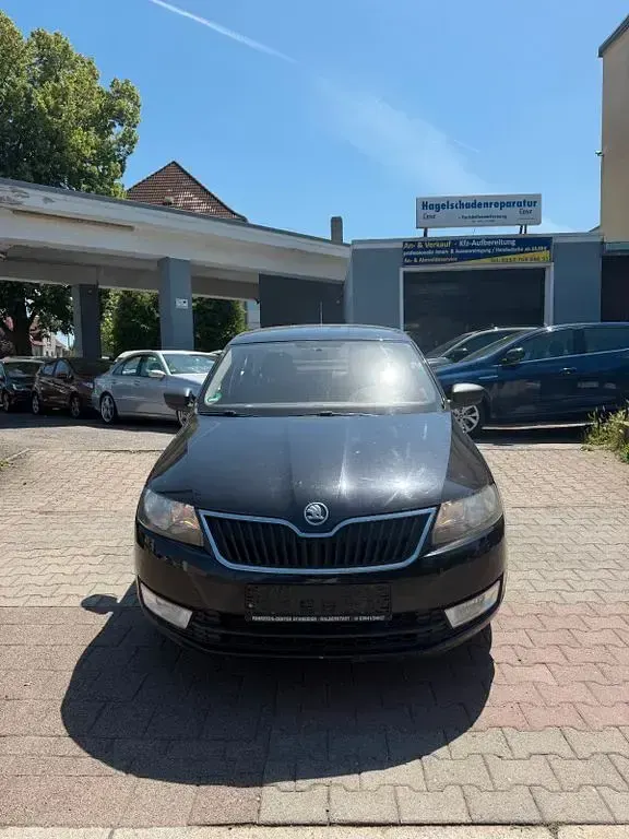 Gebraucht Skoda Rapid Active 86 PS (63 kW) 2013 Schwarz Kleinwagen