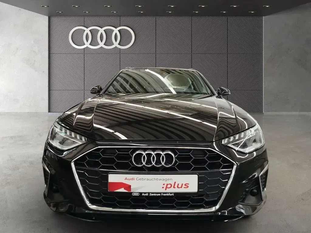 Gebraucht Audi A4 S-Line 204 PS (150 kW) 2023 Mythosschwarz metallic Kombi