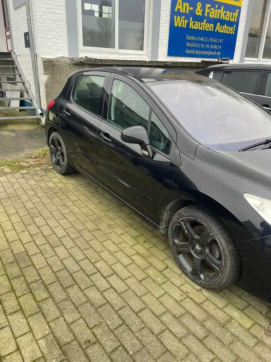 Gebraucht Peugeot 308 156 PS (114 kW) 2011 Schwarz Limousine