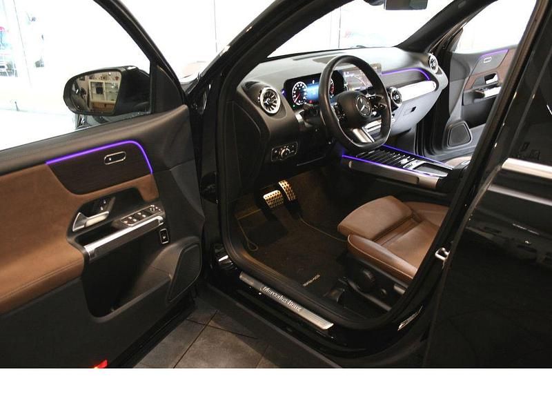 Gebraucht Mercedes GLB180 AMG line Plus 136 PS (100 kW) 2025 Schwarz SUV