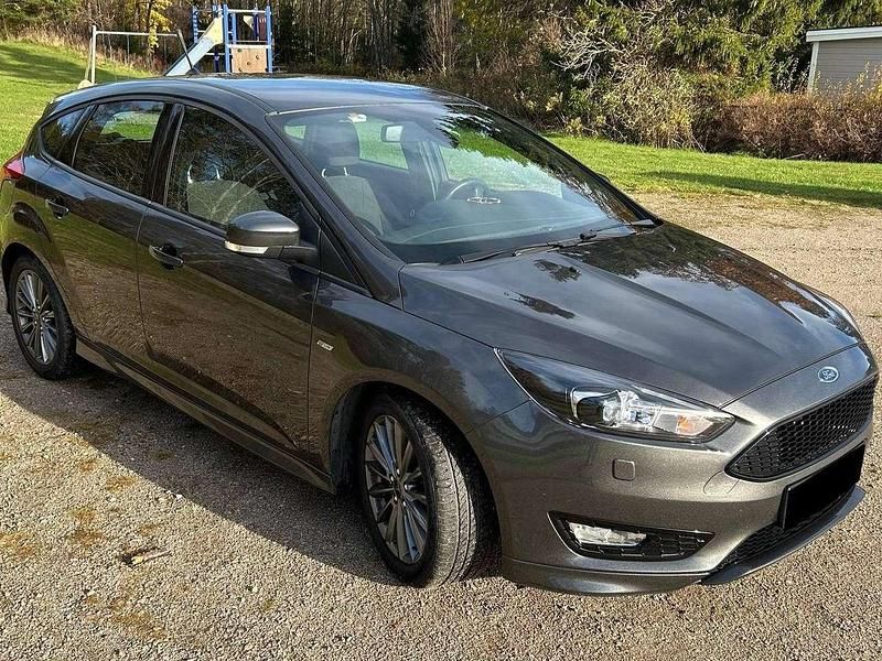 Gebraucht Ford Focus ST-Line 125 PS (91 kW) 2018 Grau Limousine