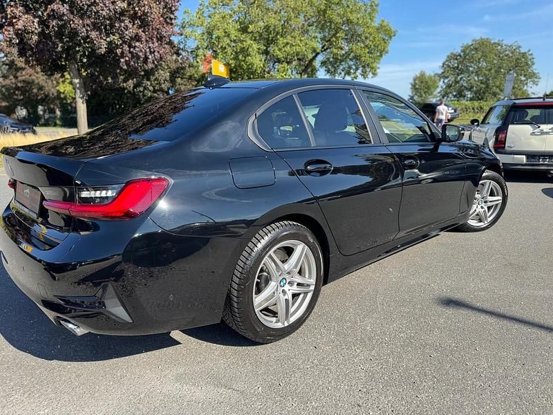 Gebraucht BMW 330 Advantage 184 PS (135 kW) 2020 Schwarz Limousine