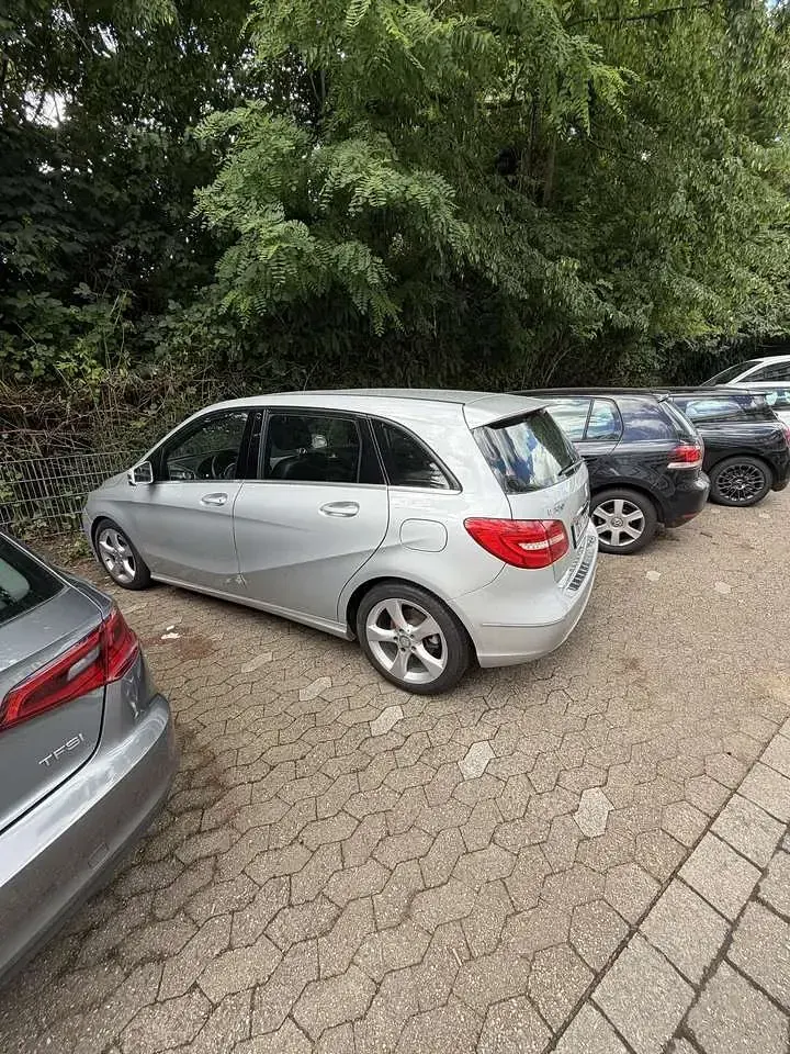 Gebraucht Mercedes B180 122 PS (89 kW) 2013 Kleinwagen