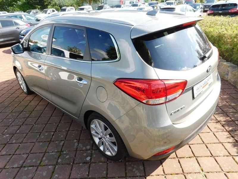 Gebraucht Kia Carens Premium 141 PS (103 kW) 2016 Silber Van / Kleinbus