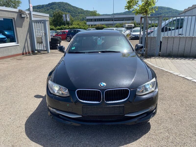 Gebraucht BMW 320 Cabriolet 170 PS (125 kW) 2012 Schwarz Cabrio