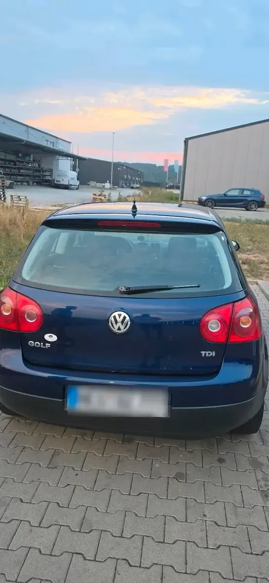 Gebraucht VW Golf V 90 PS (66 kW) 2005 Blau Kleinwagen