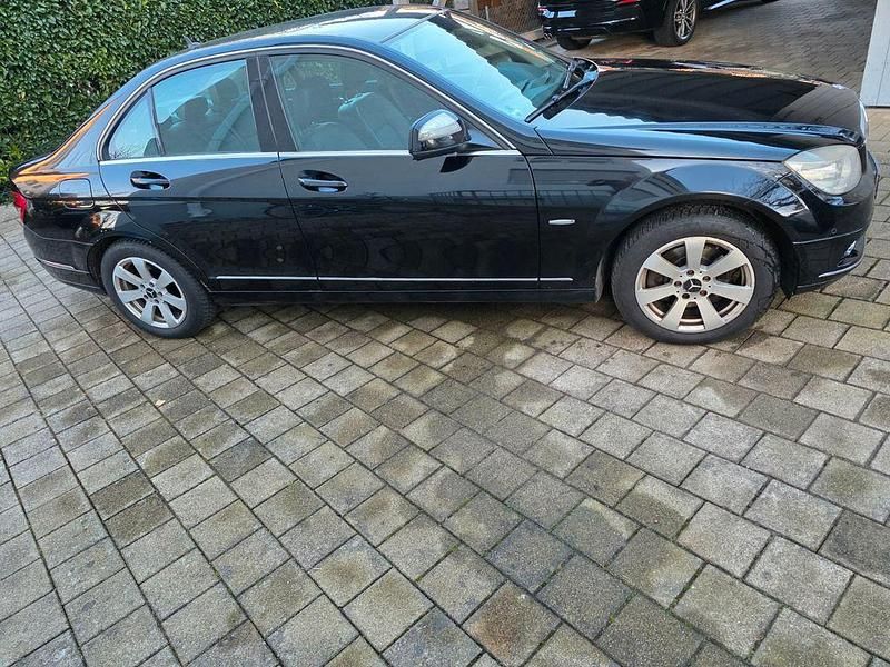 Gebraucht Mercedes C220 Avantgarde 170 PS (125 kW) 2007 Schwarz Limousine