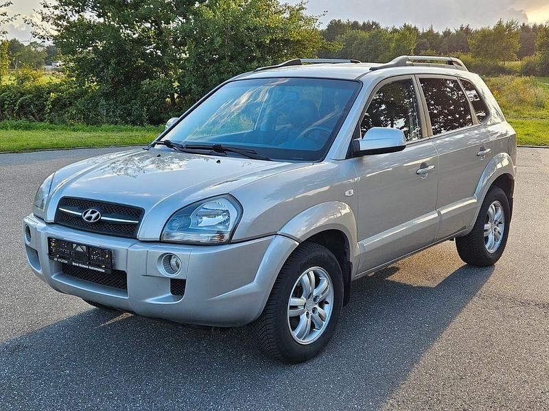 Silber Gebraucht 2009 Hyundai Tucson SUV | 5.990 € (Fairer Preis) - Bild 1/4