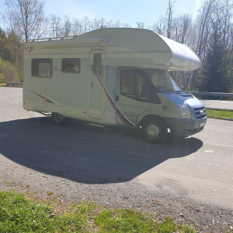 Weiß Gebraucht 2009 Ford Transit Van / Kleinbus | 10.500 € (Etwas zu teuer) - Bild 1/4