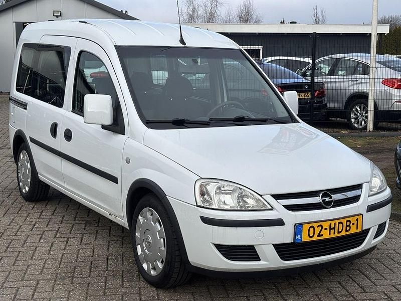 Gebraucht Opel Combo 75 PS (55 kW) 2008 Weiß Van / Kleinbus