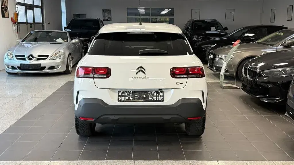 Gebraucht Citroën C4 Shine 131 PS (96 kW) 2018 Weiß Limousine