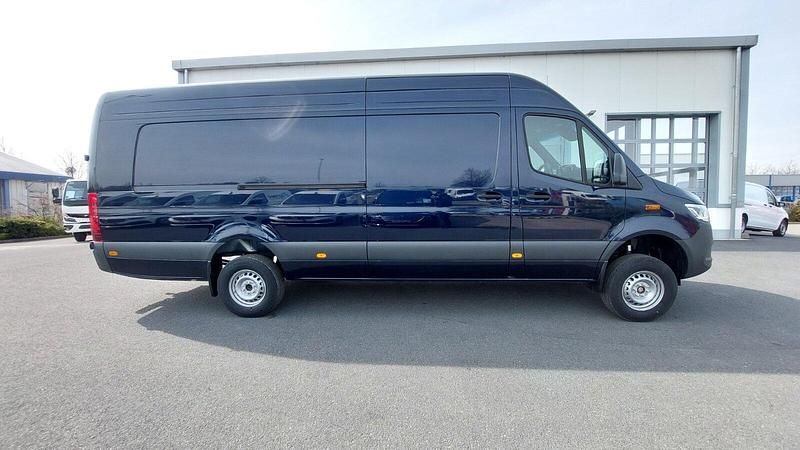 Gebraucht Mercedes Sprinter 190 PS (139 kW) 2026 Cavansitblau metallic Van