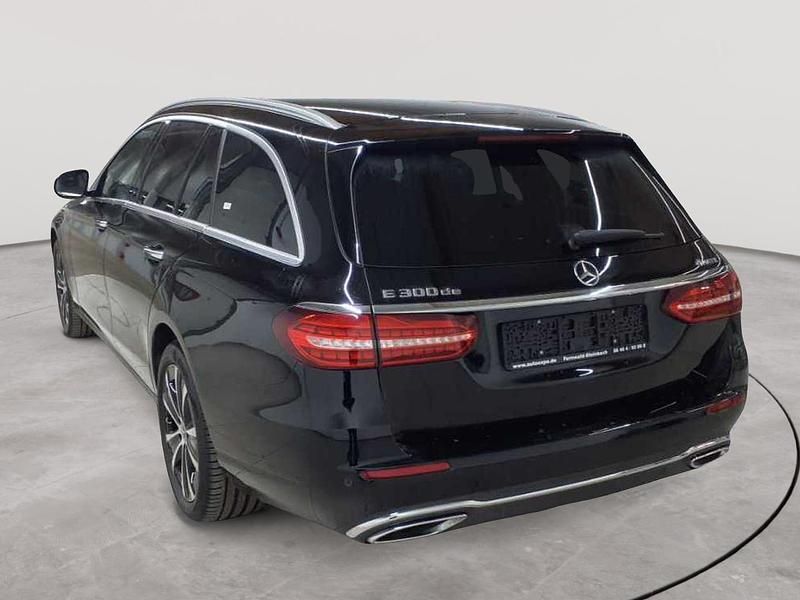 Gebraucht Mercedes E300 194 PS (142 kW) 2022 Schwarz Kombi