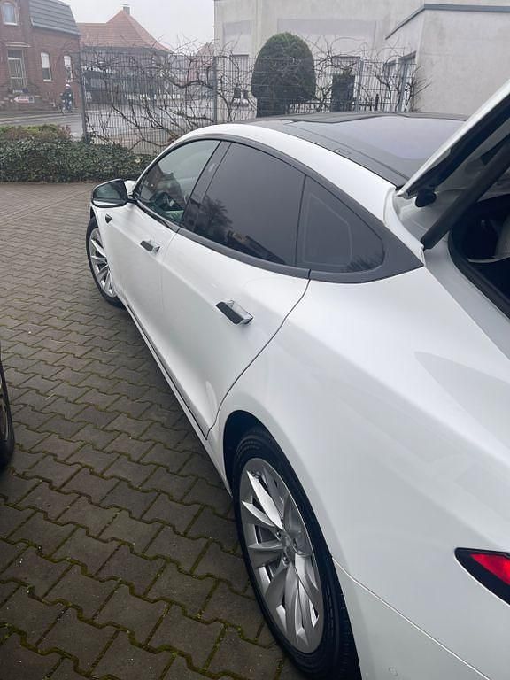 Second-hand Tesla Model S 395 kW (538 CP) 2017 Alb Hatchback