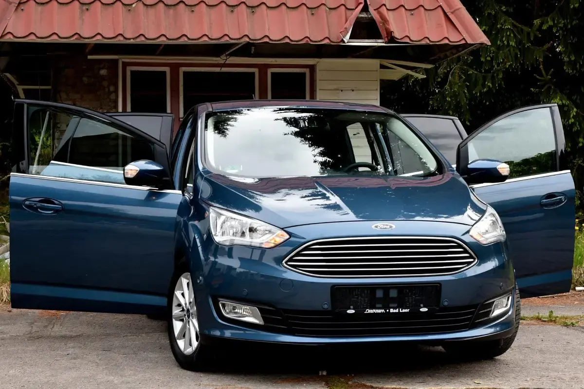 Gebraucht Ford C-MAX 125 PS (91 kW) 2018 Blau Van / Kleinbus