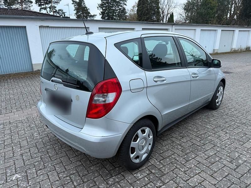 Gebraucht Mercedes A160 95 PS (69 kW) 2009 Silber Kleinwagen