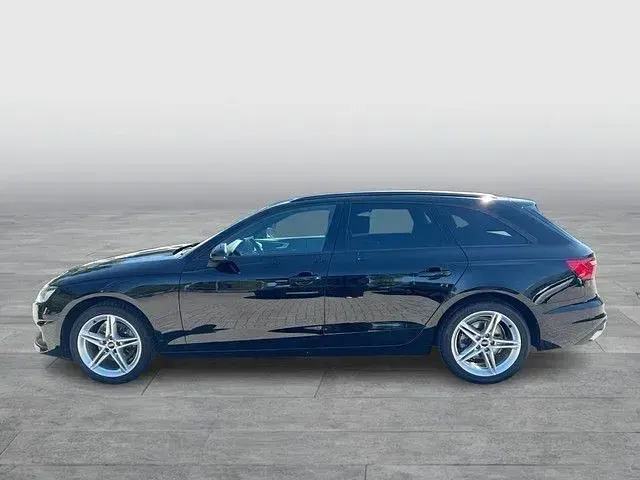 Gebraucht Audi A4 Exclusive 163 PS (119 kW) 2023 Schwarz Kombi