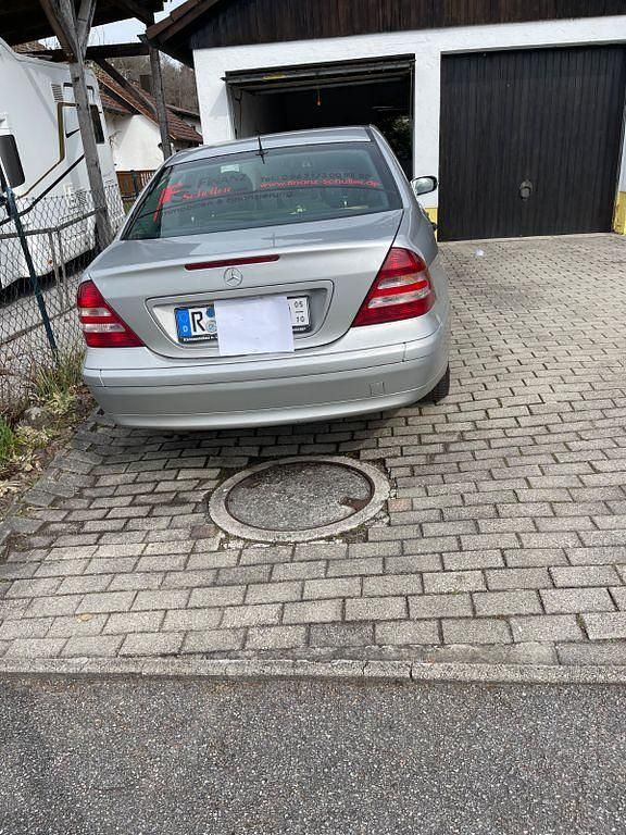 Gebraucht Mercedes C200 Classic 122 PS (89 kW) 2005 Silber Limousine