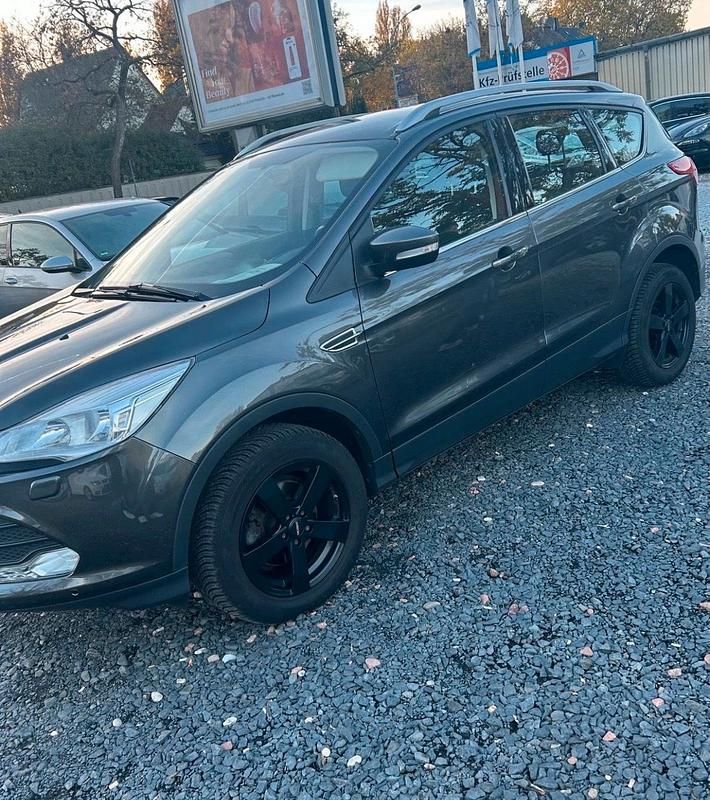 Gebraucht Ford Kuga SYNC Edition 150 PS (110 kW) 2015 Grau SUV