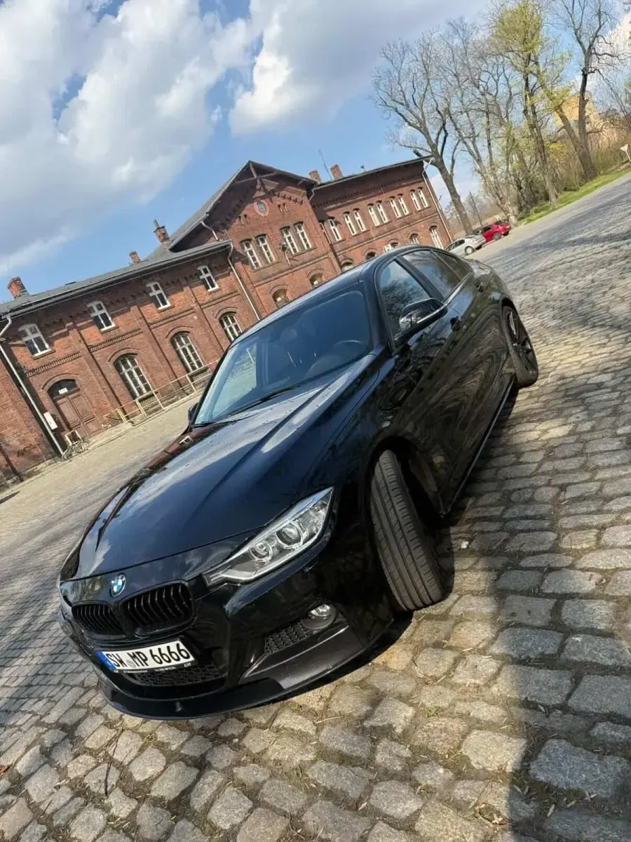 Gebraucht BMW 320 184 PS (135 kW) 2015 Schwarz Limousine