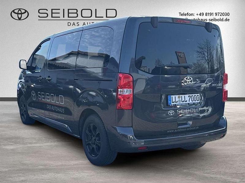 Gebraucht Toyota Proace Team 177 PS (130 kW) 2024 Titanium grey Van / Kleinbus