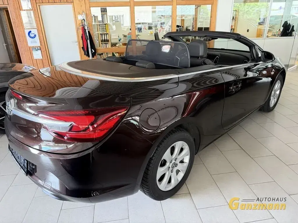 Gebraucht Opel Cascada Edition 120 PS (88 kW) 2016 Braun Cabrio