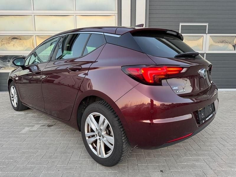 Gebraucht Opel Astra 150 PS (110 kW) 2017 Rioja red metallic Limousine
