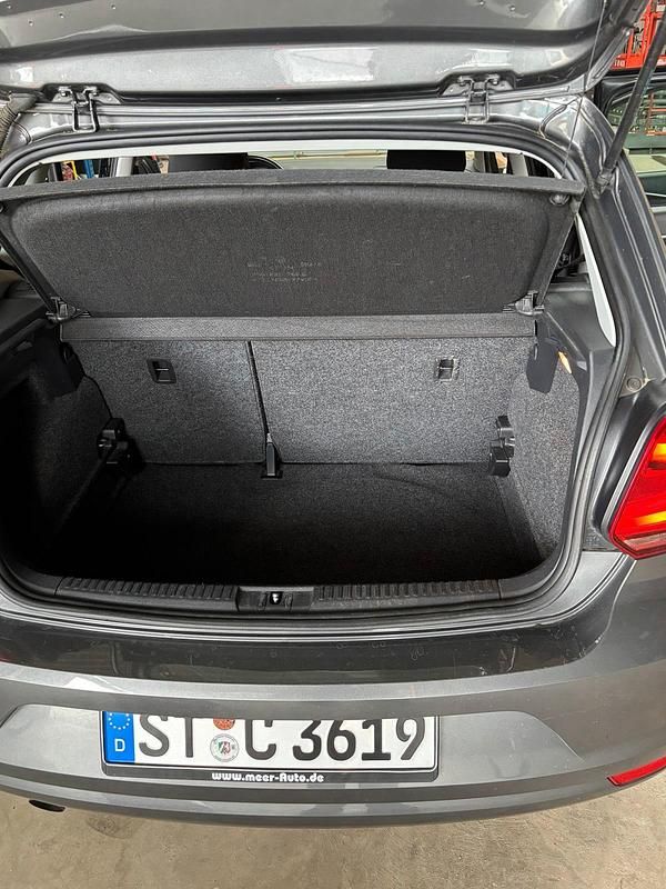 Gebraucht VW Polo 90 PS (66 kW) 2014 Grau Kleinwagen