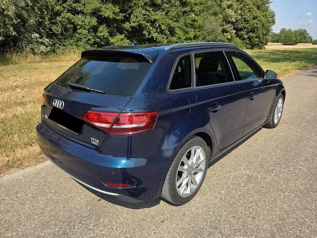 Gebraucht Audi A3 Sport 150 PS (110 kW) 2017 Blau Limousine