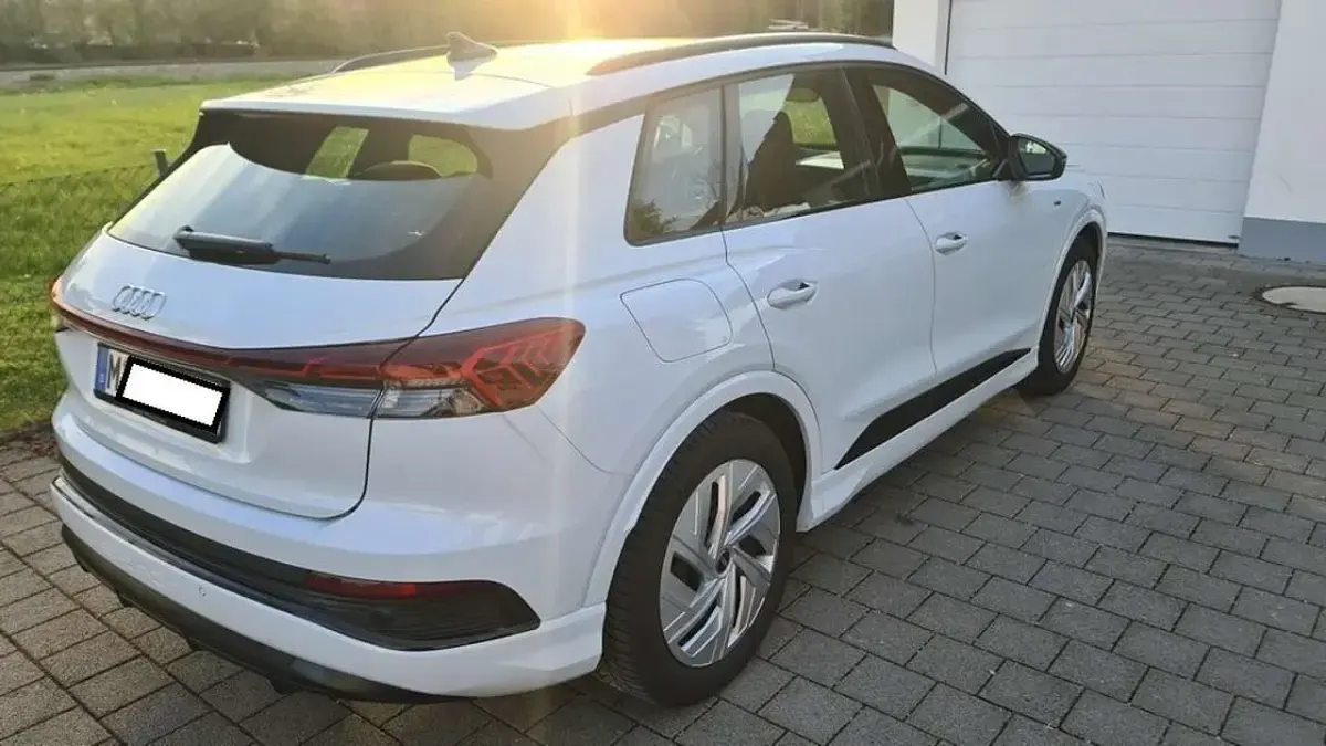 Gebraucht Audi Q4 e-tron 150 kW (204 PS) 2022 Weiß SUV