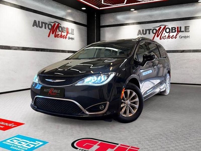 Gebraucht Chrysler Pacifica 423 PS (311 kW) 2019 Schwarz Van / Kleinbus