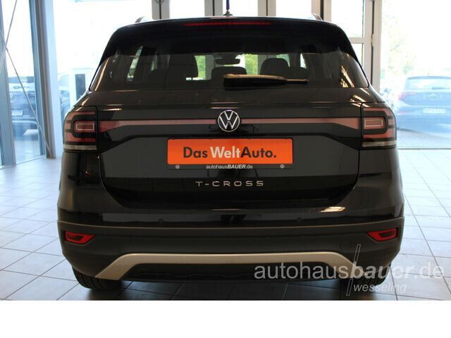 Gebraucht VW T-Cross Active 110 PS (80 kW) 2021 Deep black perleffekt SUV