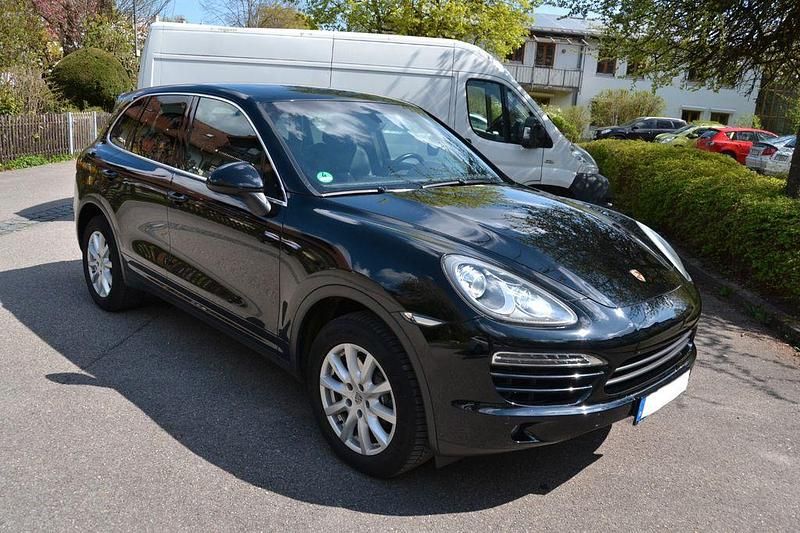 Second-hand Porsche Cayenne 245 CP (180 kW) 2012 Negru SUV