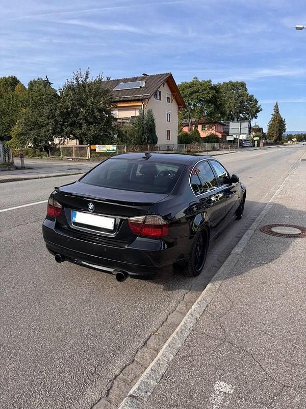 Schwarz Gebraucht 2007 BMW 335 Performance Limousine | 10.300 € (Fairer Preis) - Bild 1/4