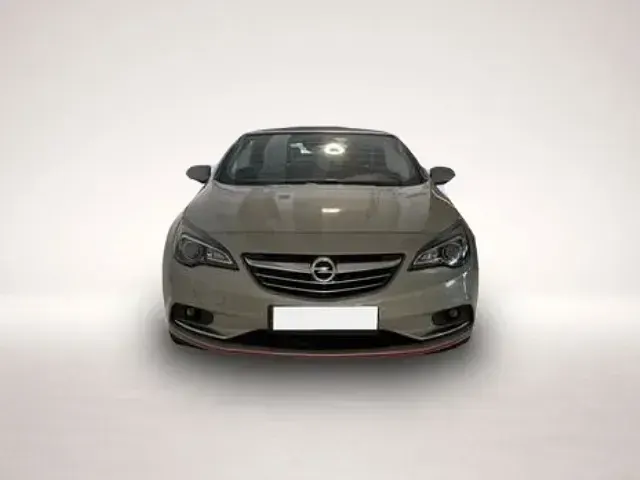 Gebraucht Opel Cascada Innovation 200 PS (147 kW) 2016 Silber Cabrio