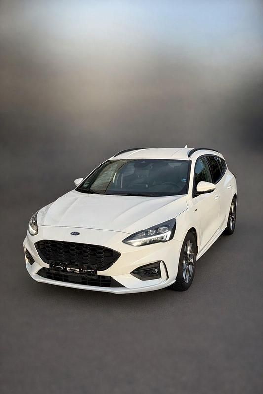 Weiß Gebraucht 2019 Ford Focus ST-Line Kombi | 12.000 € (Fairer Preis) - Bild 1/4