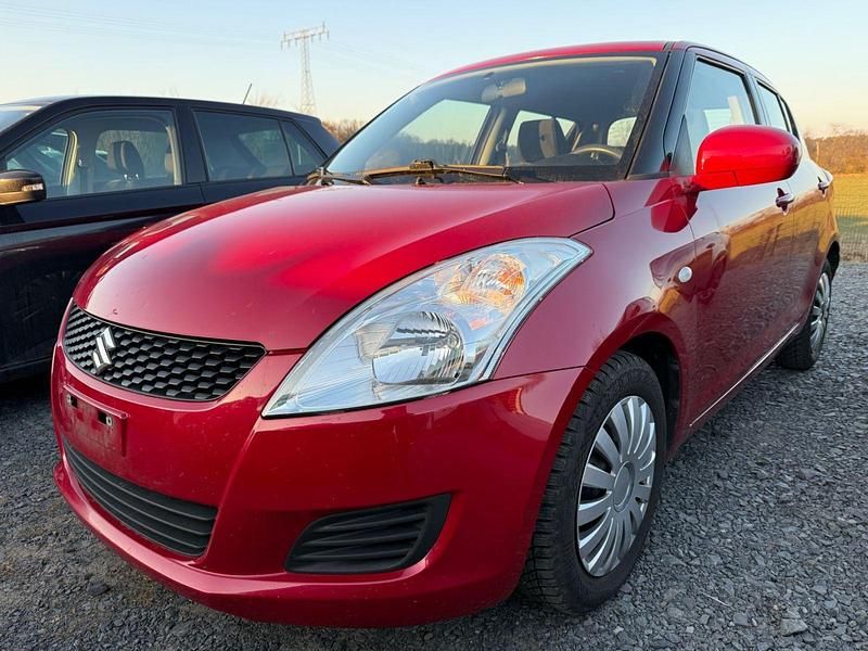 Gebraucht Suzuki Swift 94 PS (69 kW) 2012 Rot Kleinwagen