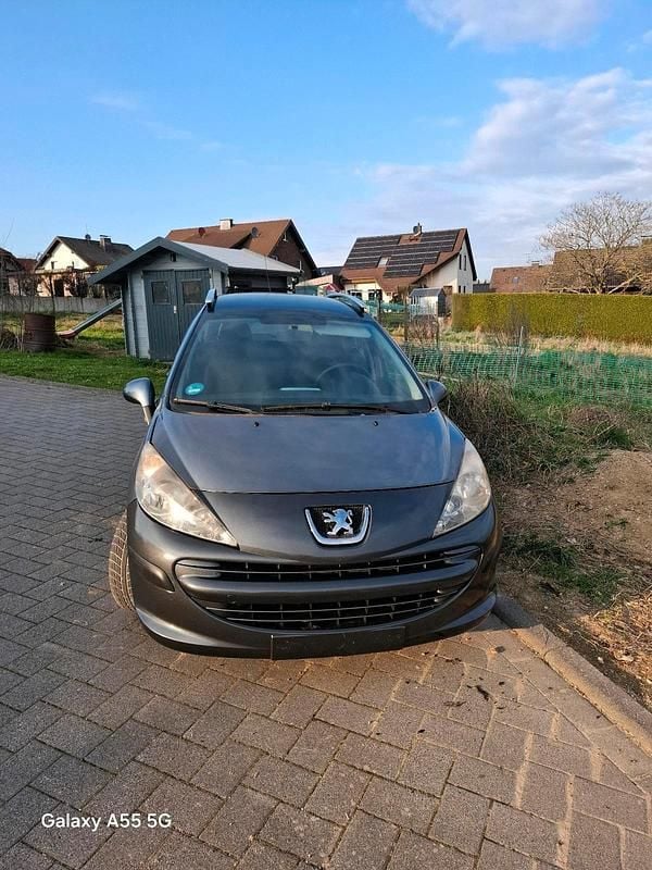 Gebraucht Peugeot 207 95 PS (69 kW) 2011 Grau Limousine