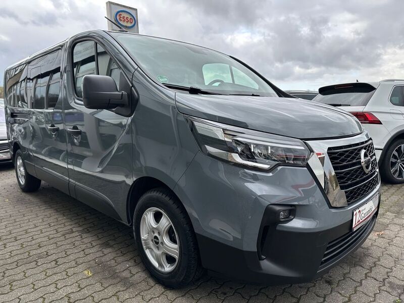 Grau Gebraucht 2023 Nissan Primastar Acenta Van / Kleinbus | 29.999 € - Bild 1/4