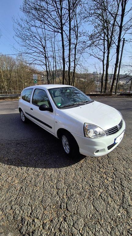 Gebraucht Renault Clio II Campus 75 PS (55 kW) 2011 Weiß Limousine