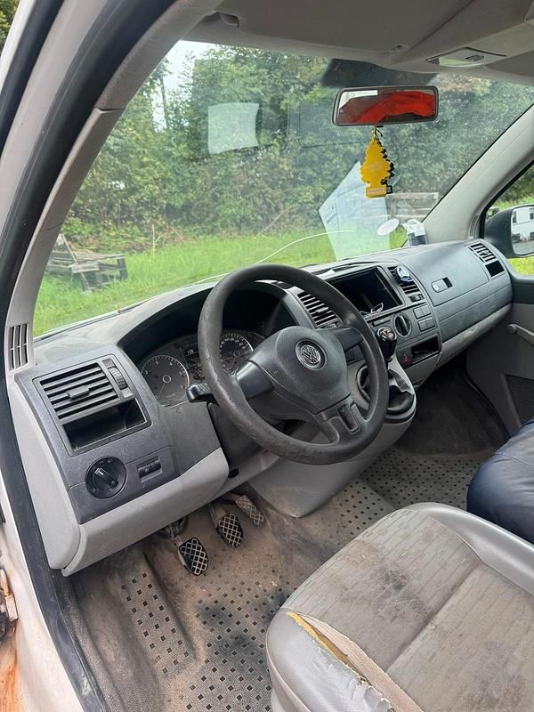 Gebraucht VW Transporter 90 PS (66 kW) 2010 Van