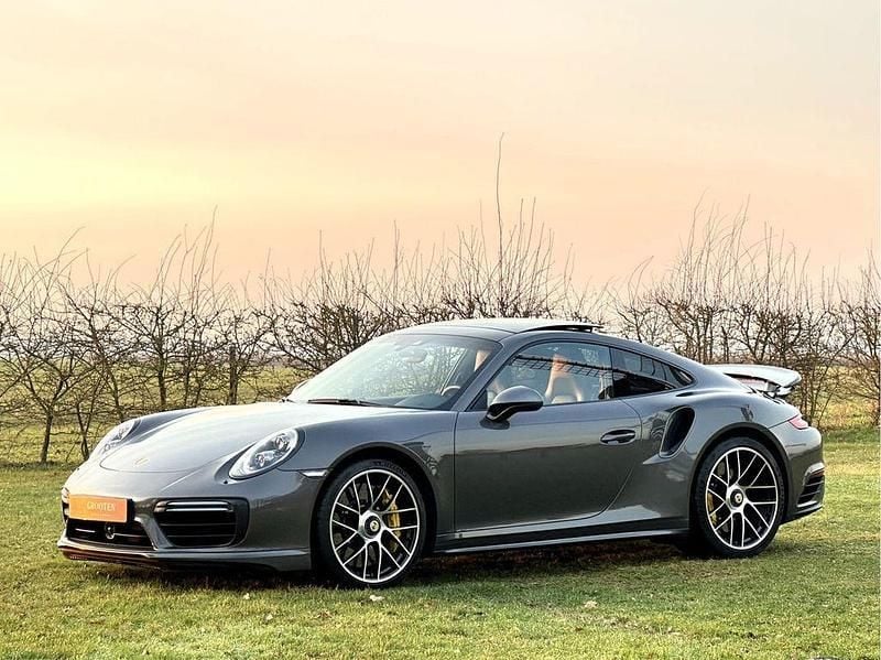 Grau Gebraucht 2016 Porsche 911 Turbo S | 136.950 € (Teuer) - Bild 1/4
