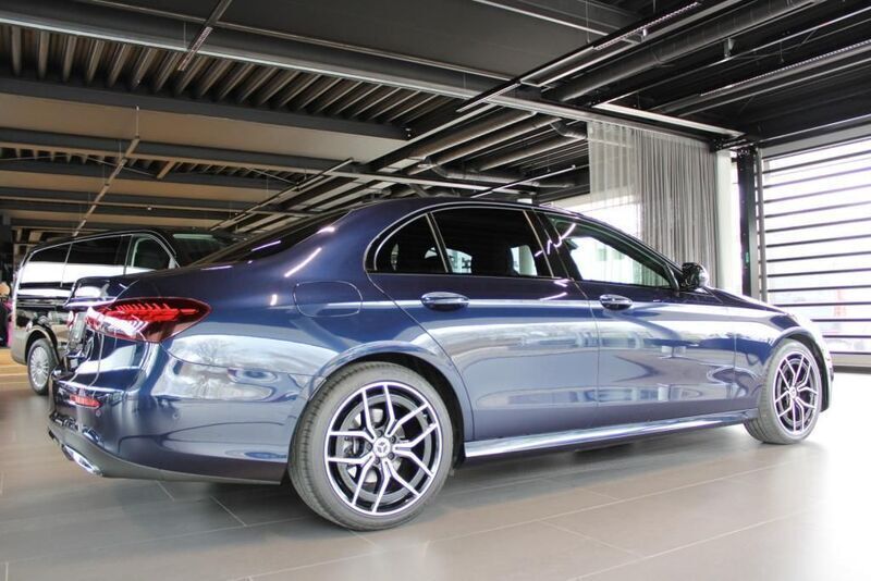 Gebraucht Mercedes E200 AMG 197 PS (144 kW) 2020 Blau Limousine