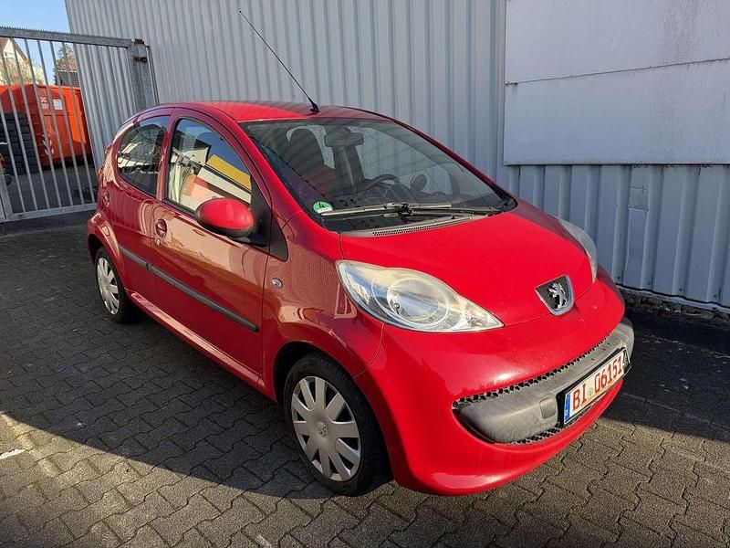 Gebraucht Peugeot 107 Urban Move 68 PS (50 kW) 2007 Rot Kleinwagen
