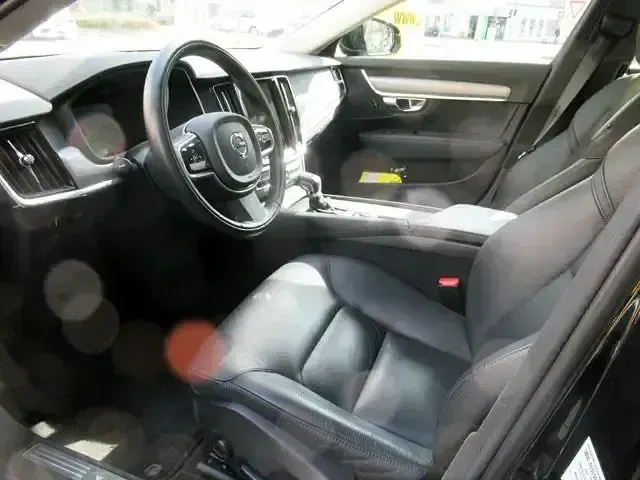 Gebraucht Volvo S90 Momentum 235 PS (172 kW) 2020 Schwarz Limousine