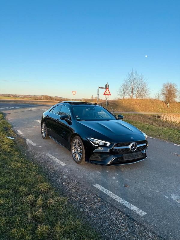 Gebraucht Mercedes CLA180 136 PS (100 kW) 2021 Schwarz Limousine